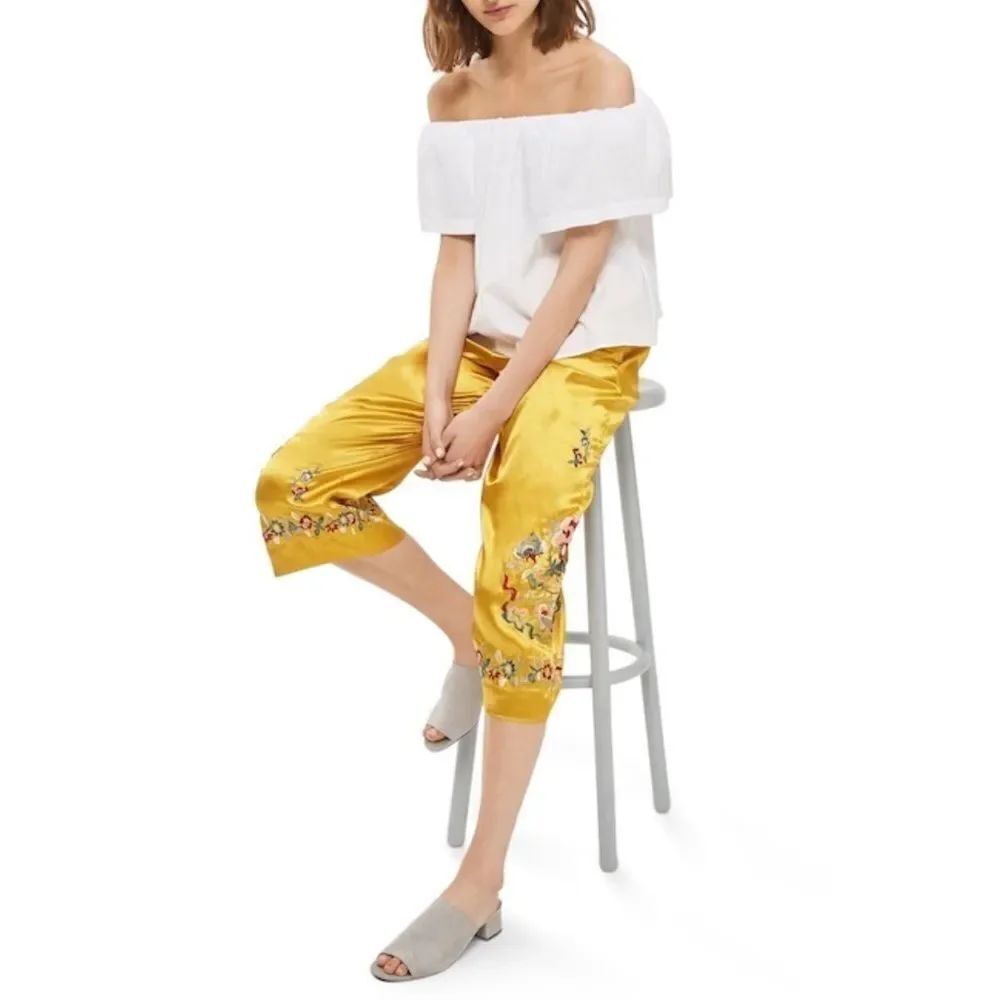 ✨ TOPSHOP
Bardot Poplin Top✨
